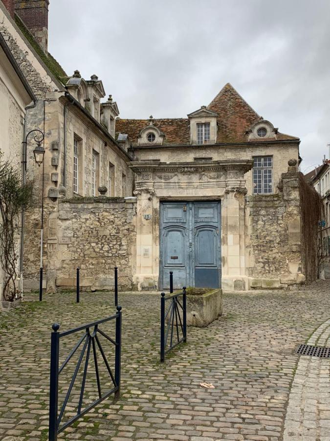 Hotel La Maison Saint Joseph Crépy-en-Valois Exterior foto