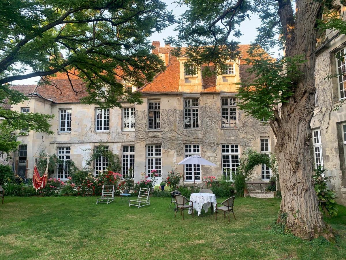 Hotel La Maison Saint Joseph Crépy-en-Valois Exterior foto