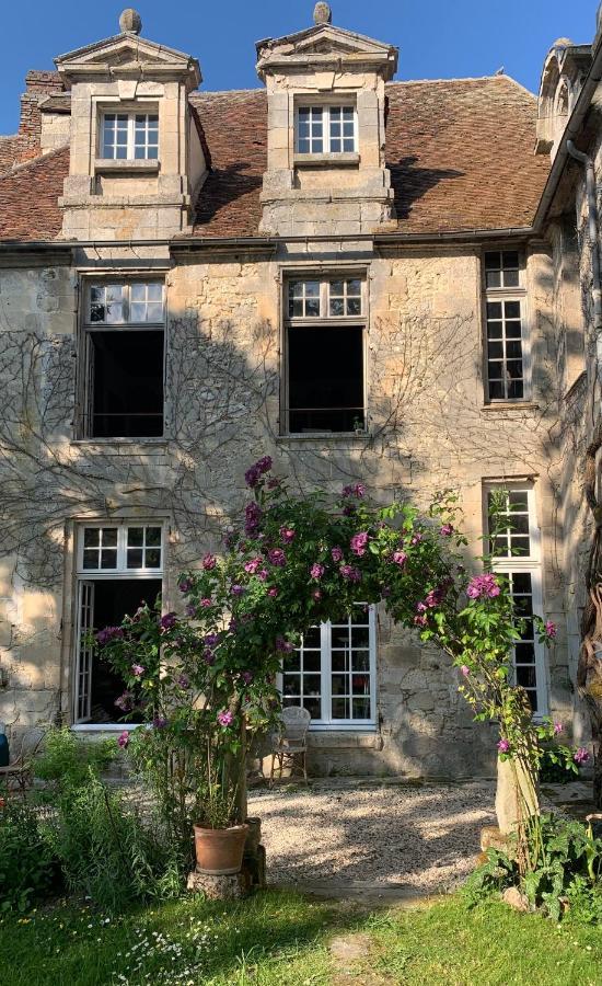 Hotel La Maison Saint Joseph Crépy-en-Valois Exterior foto