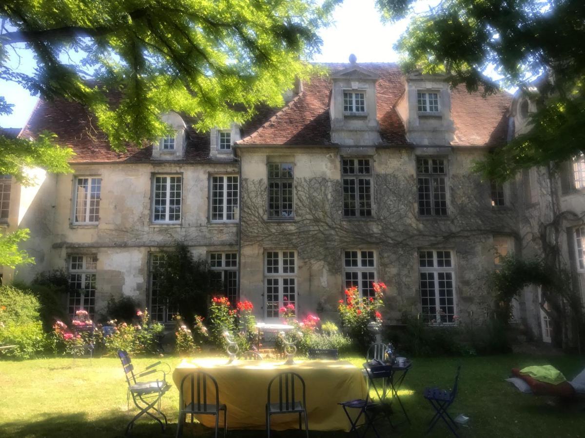 Hotel La Maison Saint Joseph Crépy-en-Valois Exterior foto