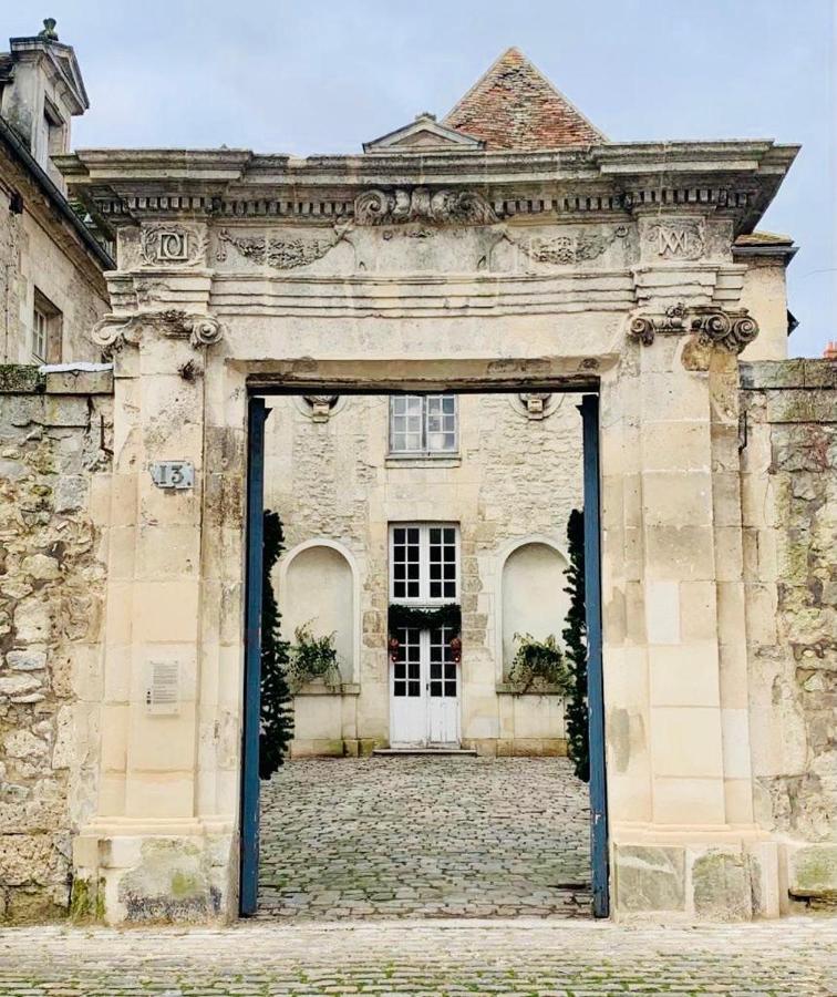 Hotel La Maison Saint Joseph Crépy-en-Valois Exterior foto