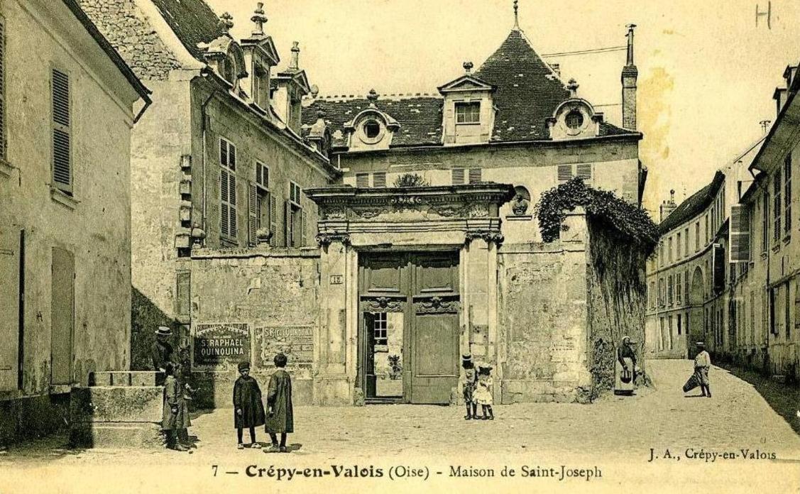 Hotel La Maison Saint Joseph Crépy-en-Valois Exterior foto